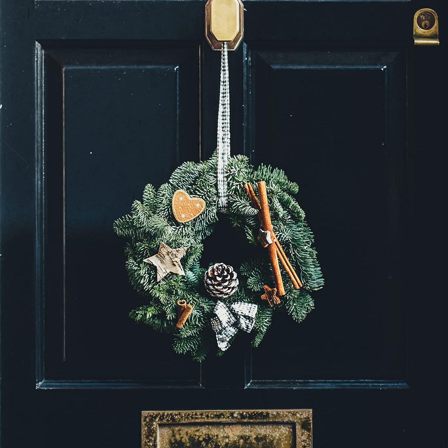 UND 8 Inch Green Wire Wreath Frame for Crafting