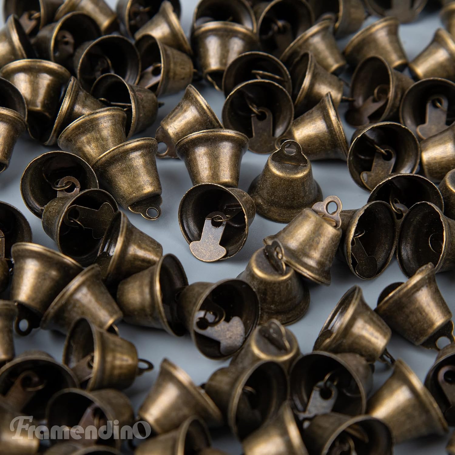 Framendino 200 Pack Mini Bronze Jingle Bells