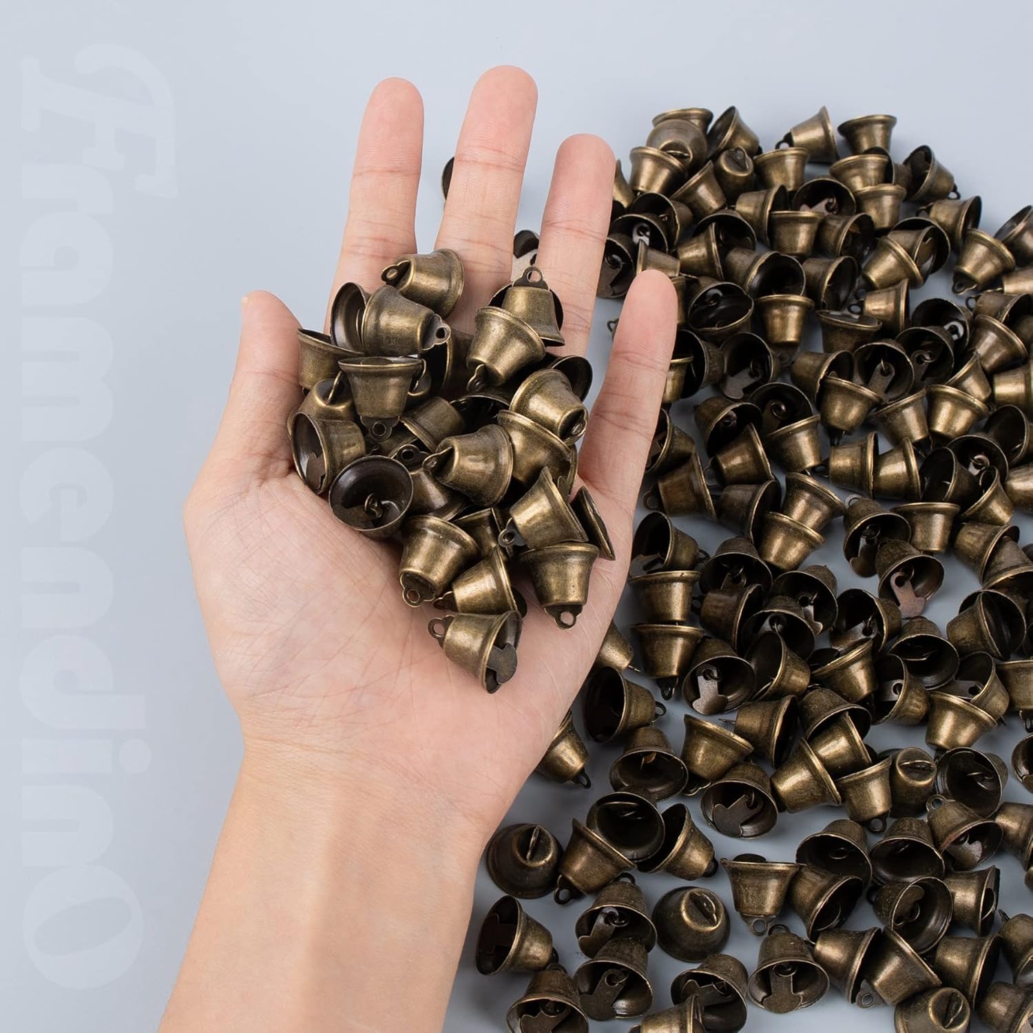 Framendino 200 Pack Mini Bronze Jingle Bells